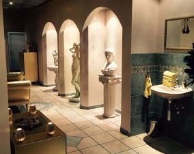 Annehmlichkeiten gespickten